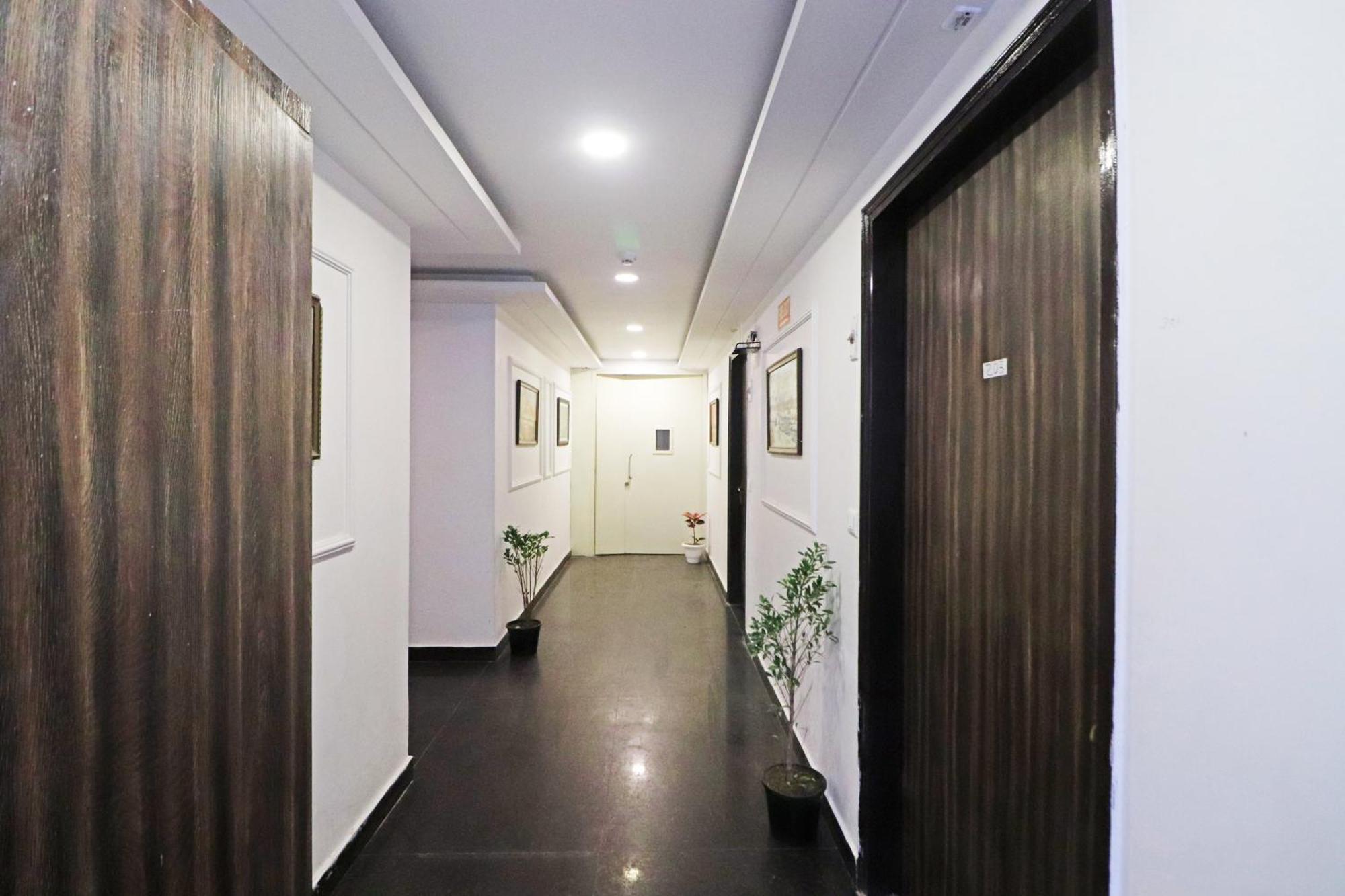 ניו דלהי Hotel Mayda Prime Near Delhi Airport מראה חיצוני תמונה