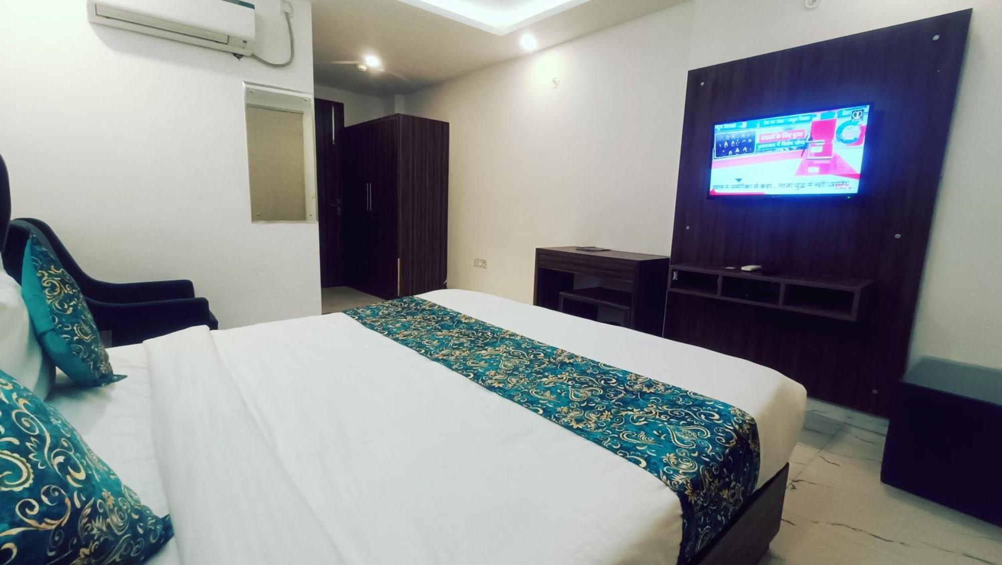 ניו דלהי Hotel Mayda Prime Near Delhi Airport מראה חיצוני תמונה