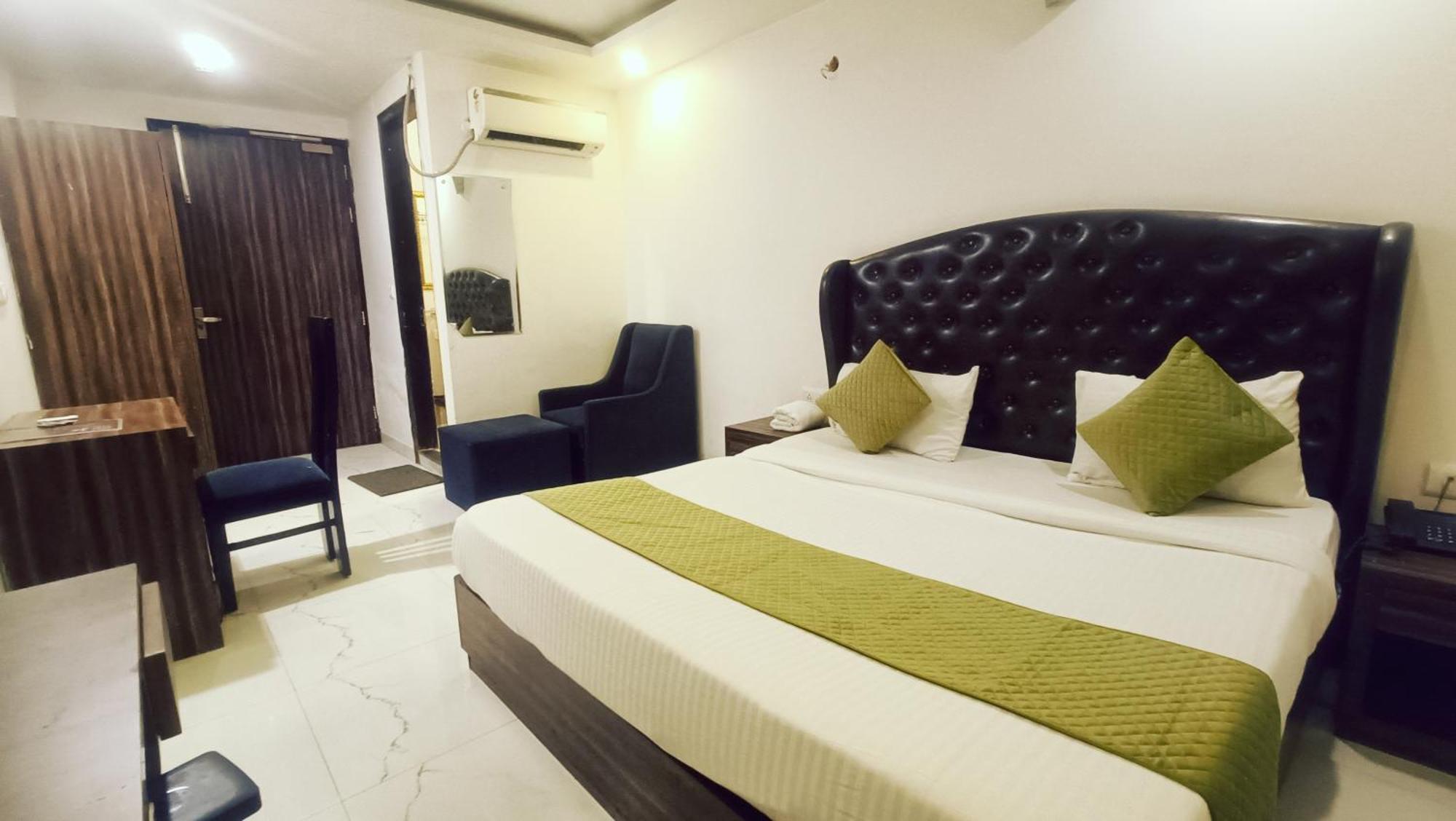ניו דלהי Hotel Mayda Prime Near Delhi Airport מראה חיצוני תמונה