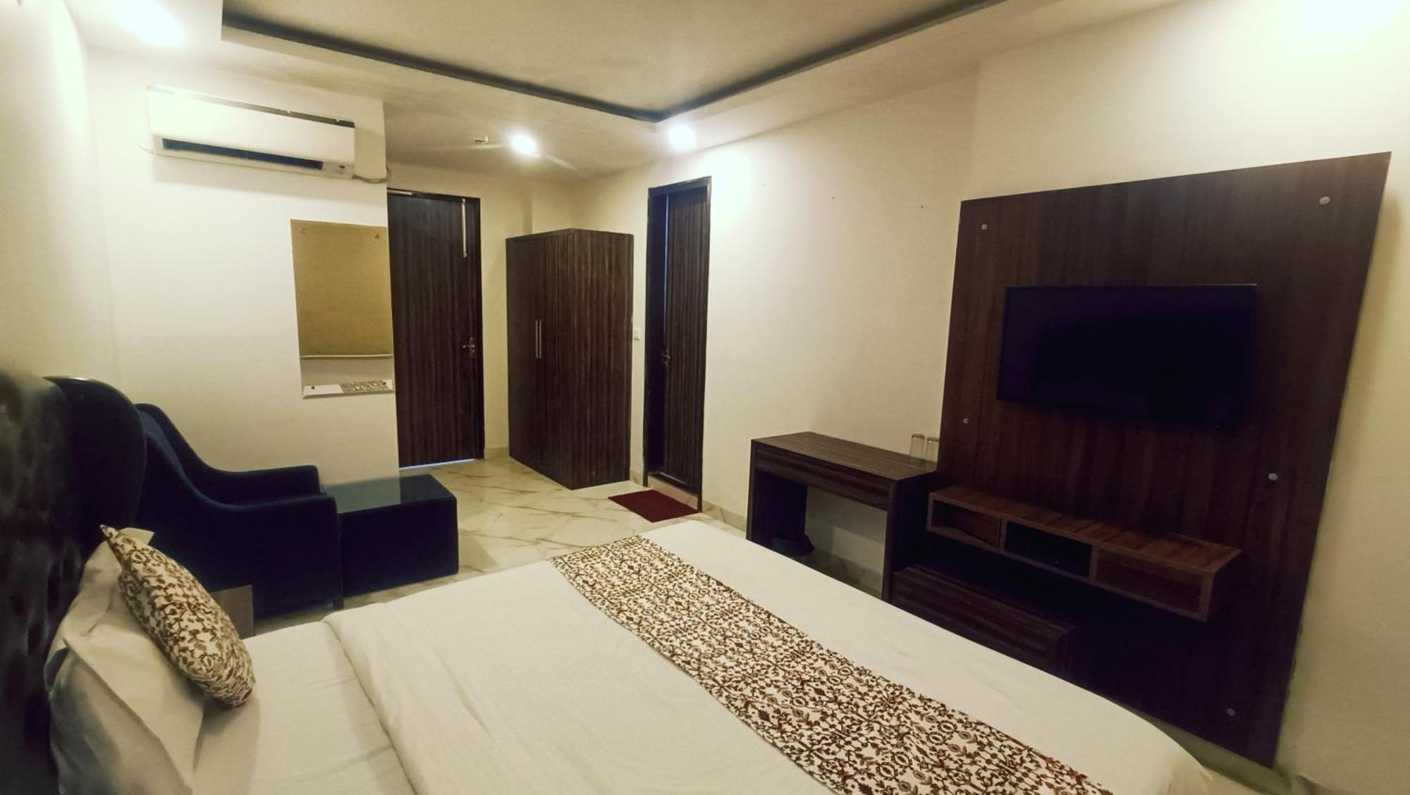 ניו דלהי Hotel Mayda Prime Near Delhi Airport מראה חיצוני תמונה